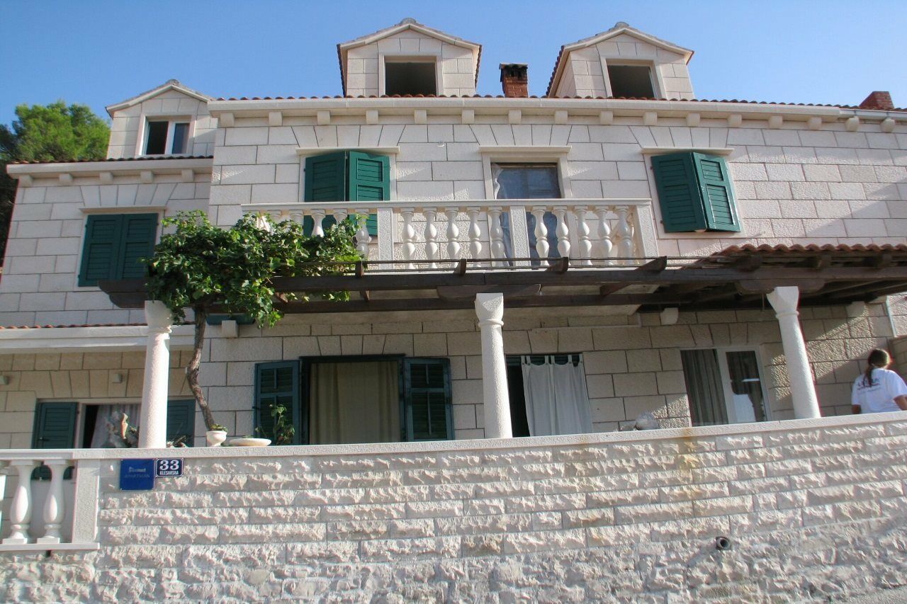 Apartment Martinic Pucisca Εξωτερικό φωτογραφία