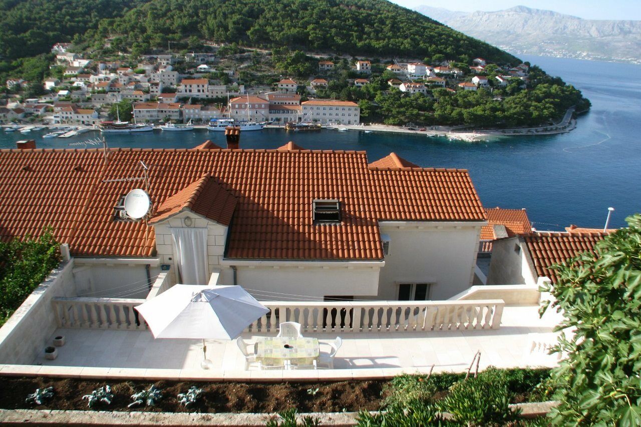 Apartment Martinic Pucisca Εξωτερικό φωτογραφία