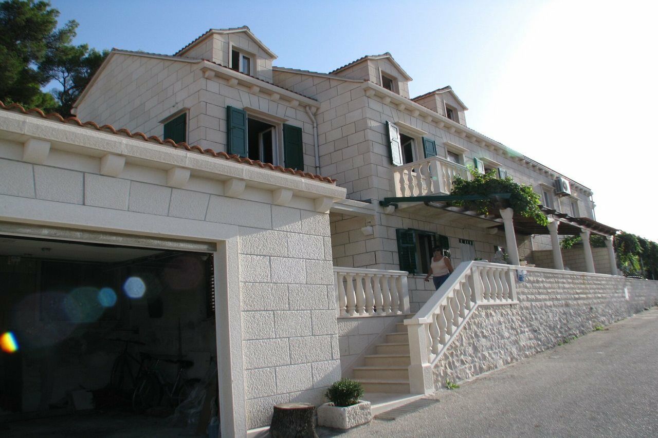 Apartment Martinic Pucisca Εξωτερικό φωτογραφία