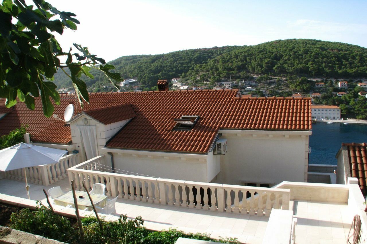 Apartment Martinic Pucisca Εξωτερικό φωτογραφία