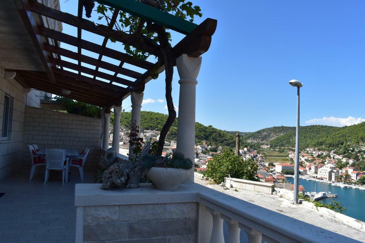 Apartment Martinic Pucisca Εξωτερικό φωτογραφία